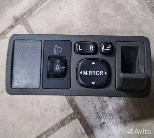 Блок управления зеркал toyota corolla e120