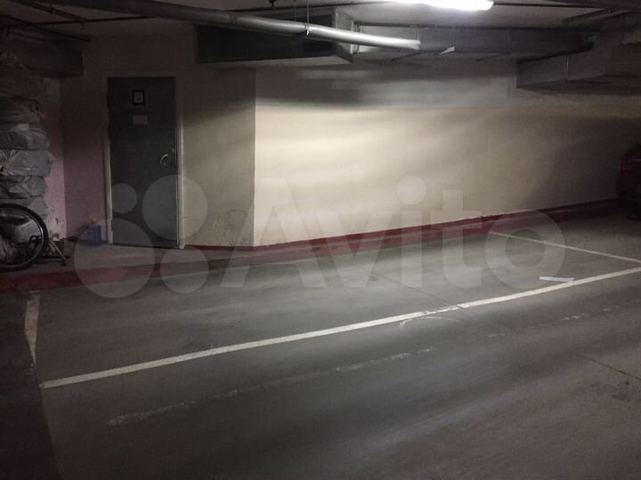 Машиноместо, 12 м²