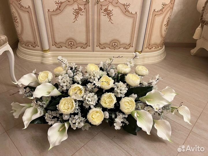 Композиции из искусственных цветов