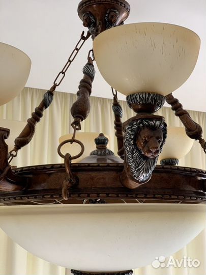 Люстра со львами