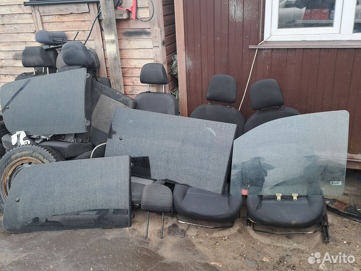 Стекло боковые Hyundai starex H1