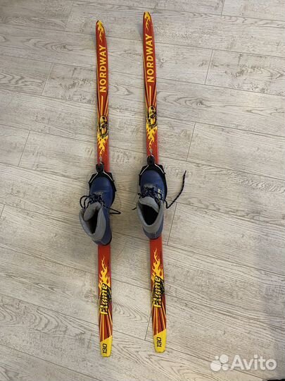 Беговые лыжи детские 130 см с ботинками 36 размер