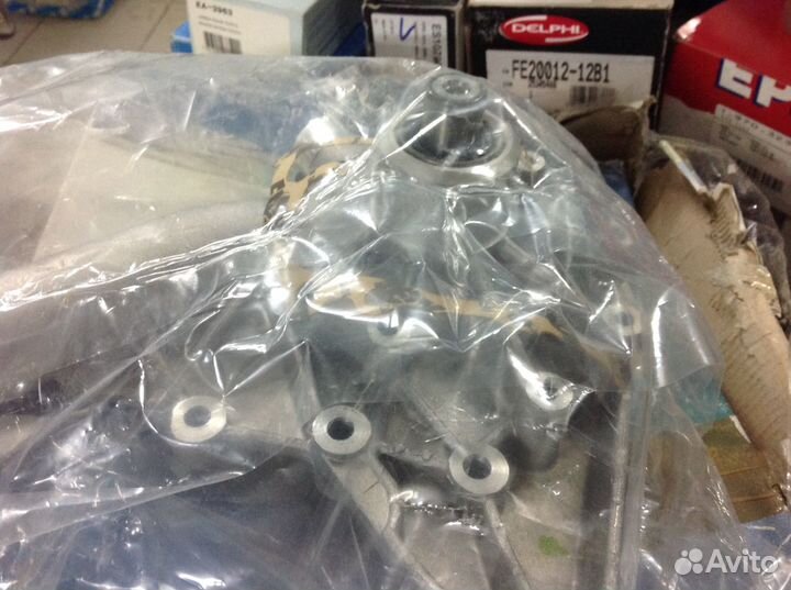 Водяная помпа на Mercedes G class W460.2,3см