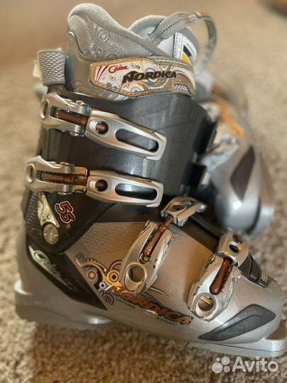Горнолыжные ботинки Nordica с сумкой для хранения