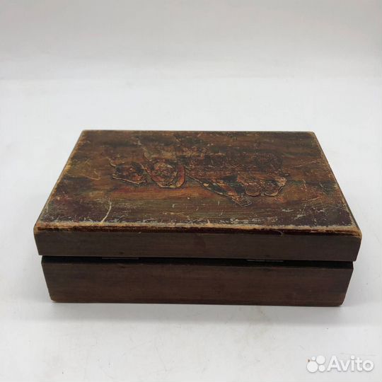 Старинная шкатулка 