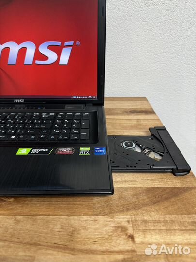 MSI Leopard 17.3 Core i7 8 ядер 16Gb GTX SSD+1000G