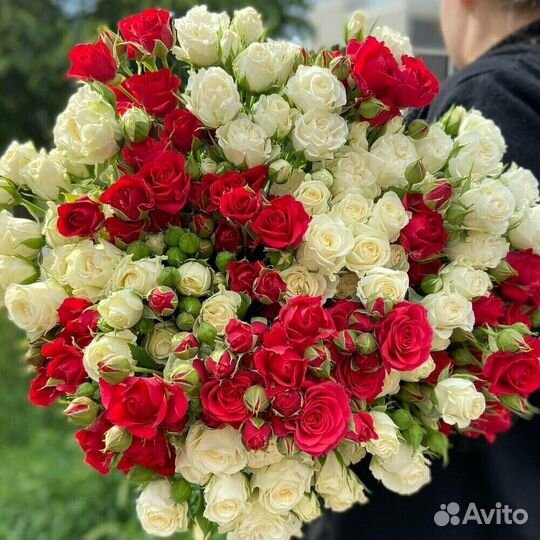 Букет кустовые розы