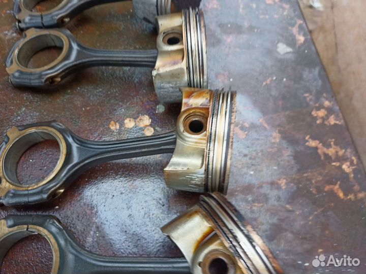 Поршень Mercedes-Benz W164 M-Klasse (Ml) ML 350