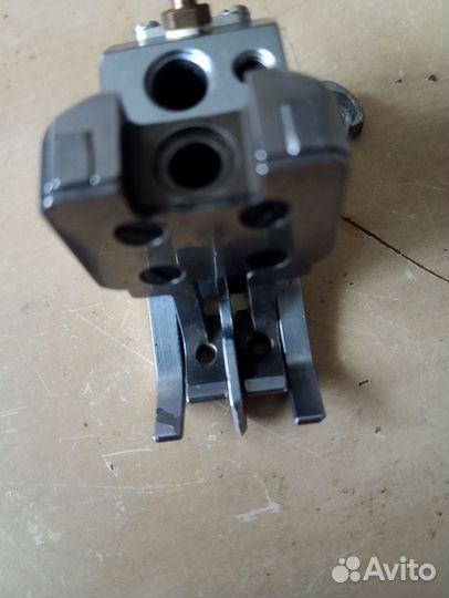 Лапки для канта и отстрочки,челнок