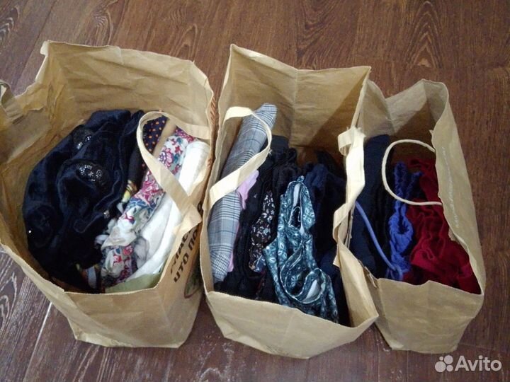 3 Пакета женской одежды на размер 42; 44; 46