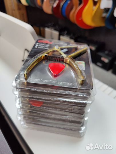 Guitto GGC-03-BK Каподастр универсальный, черный