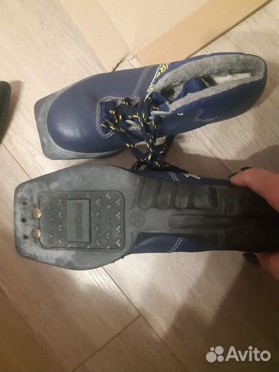 Лыжные ботинки