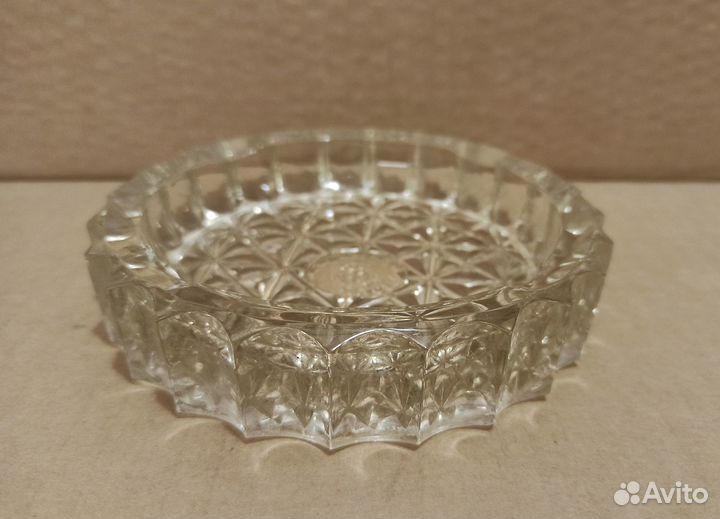 Стеклянная пепельница времен СССР и современная