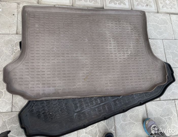 Автомобильные коврики оригинал в багажник Б/у