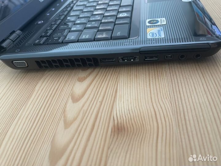 Ноутбук Toshiba satellite u400-24K