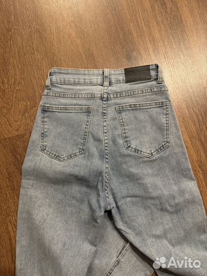 Джинсы клеш