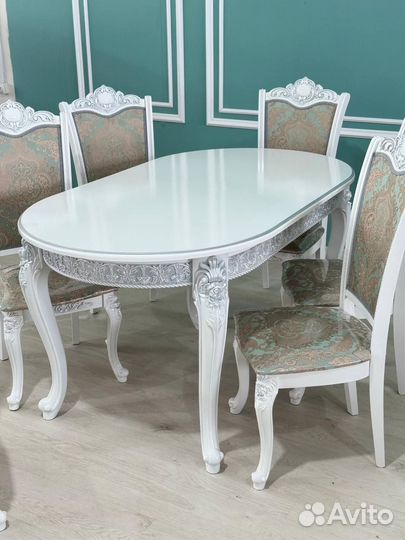 Стол и стулья в гостиную. В наличии