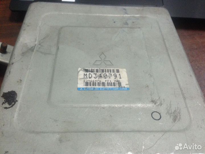 Блок управления двигателем Mitsubishi Galant Legnu