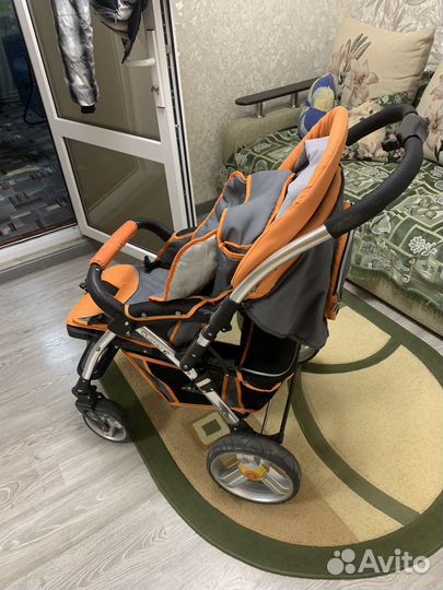 Прогулочная коляска