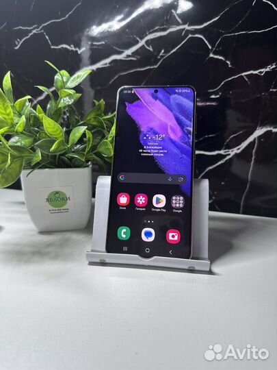 Samsung Galaxy S22, 8/256 ГБ