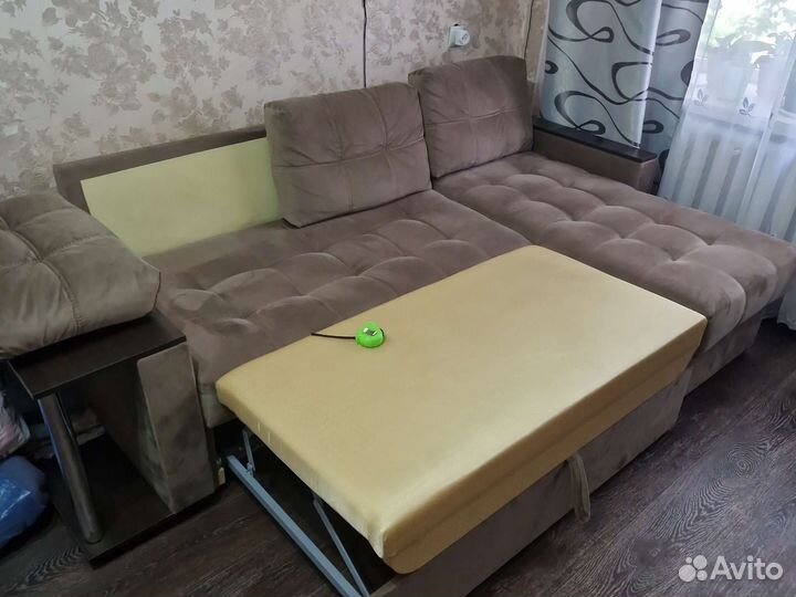 Диван