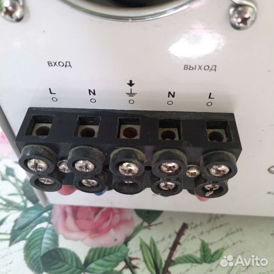 Автоматический стабилизатор напряжения однофазный