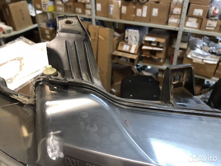 Фара правая Chevrolet Tahoe 900 оригинал