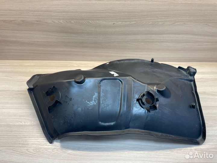 Подкрылок задний правый Renault Logan