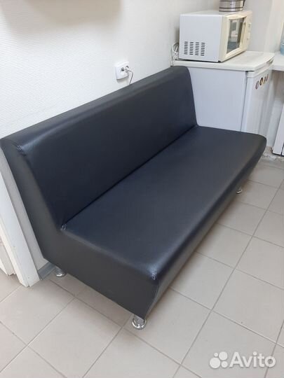 Кожаный диван черный