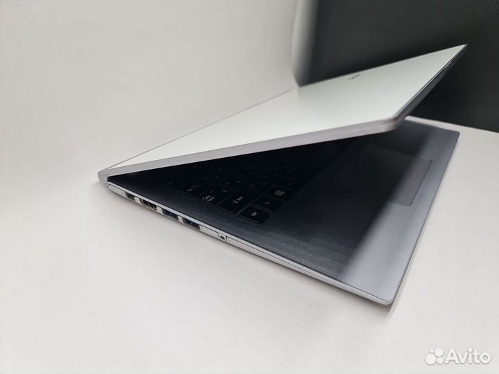 Сенсорный Ультрабук Acer Aspire 13.3