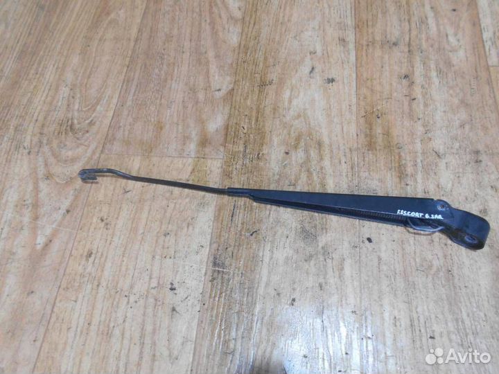 Поводок стеклоочистителя заднего Ford Escort/Orio