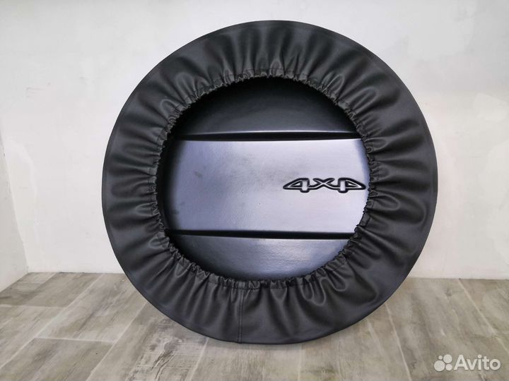 Чехол запасного колеса Нива Тревел r15 Travel