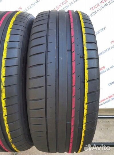 Michelin Pilot Sport 4 235/45 R18 98Y
