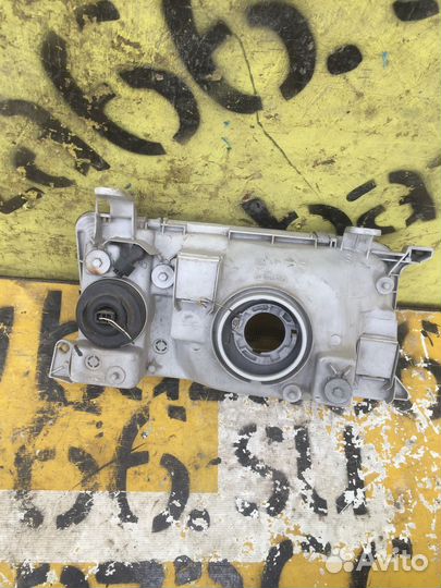 Фара Toyota Crown