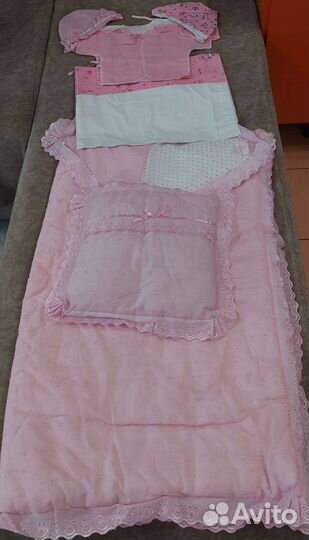 Комплект на выписку для девочки новый