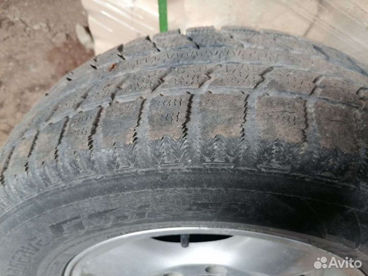 Toyo Observe GSi-5 235/70 R16