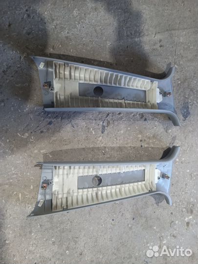 Обшивка средней стойки левая Nissan Almera Classic