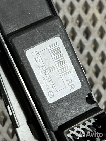 Кнопка стеклоподъемника задняя правая Mazda 3 BK