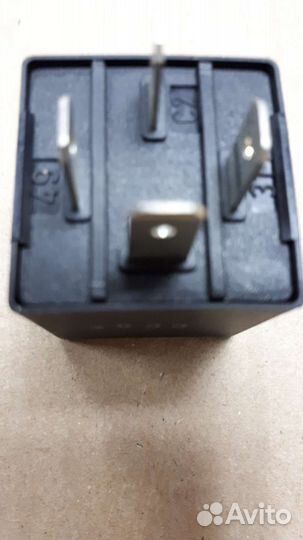 Реле поворотов Skoda, Golf, Passat 12V оригинал