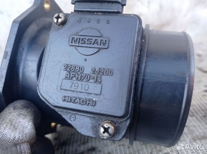 Nissan Расходомер воздуха дмрв