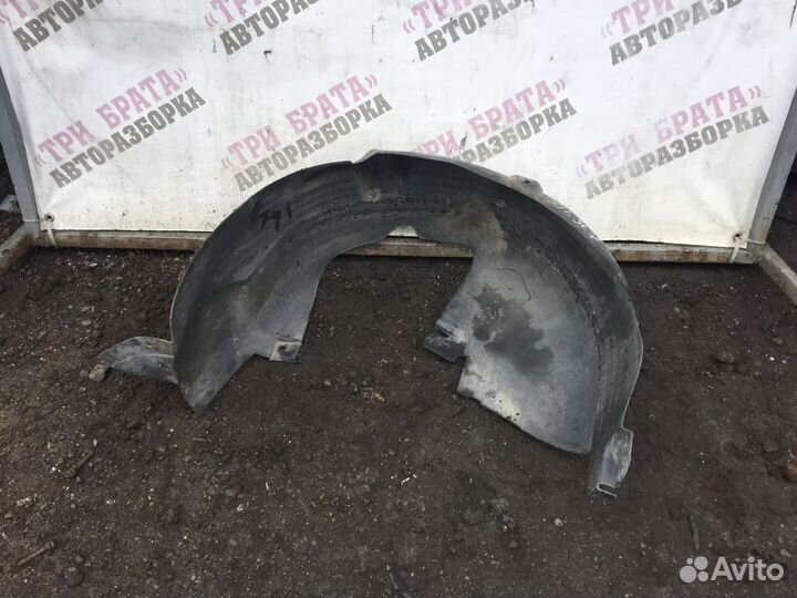 Пежо 307 подкрылок задний правый Прав