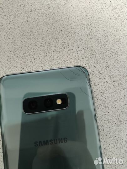 Samsung Galaxy S10e, 6/128 ГБ