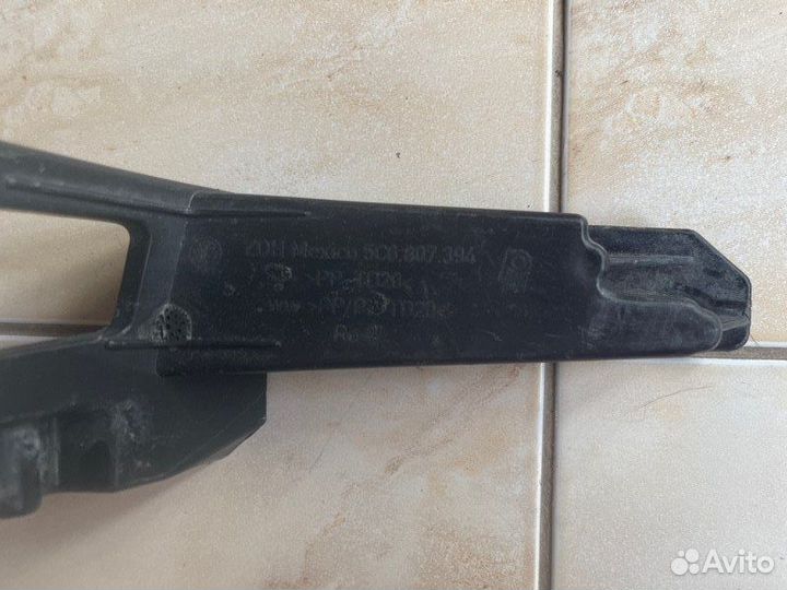 Кронштейн бампера задний правый Volkswagen Jetta 6