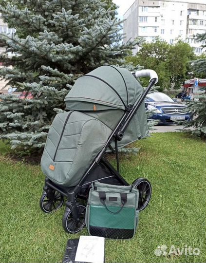 Прогулочная коляска с перекидной ручкой