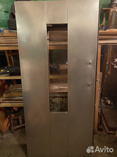 Железная дверь