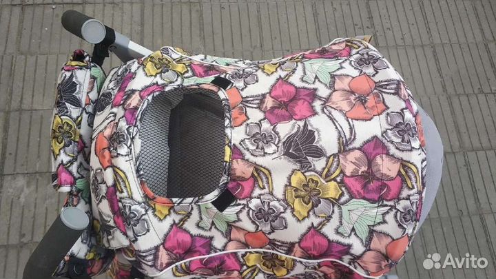 Прогулочная коляска трость