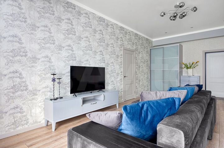 2-к. квартира, 70 м², 4/9 эт.