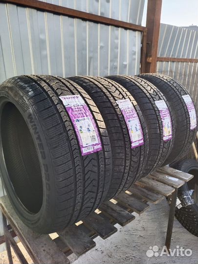Tourador Winter Pro TSU1 295/40 R21 113V