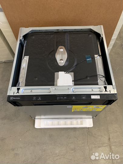 Встраиваемая посудомоечная машина Electrolux EMS27