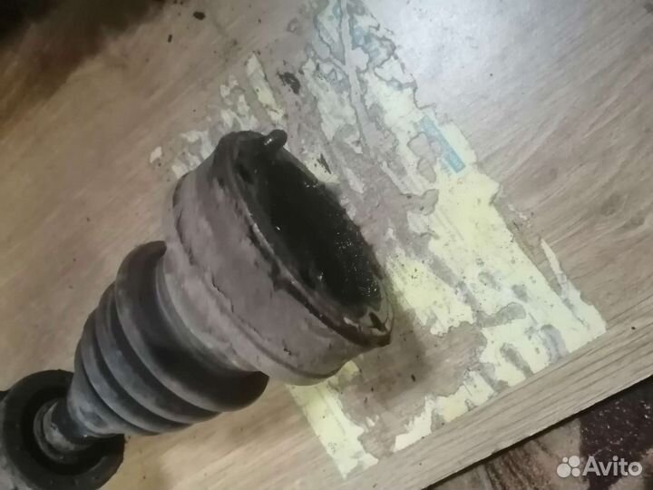 Привод правый, левый Volkswagen Passat B3